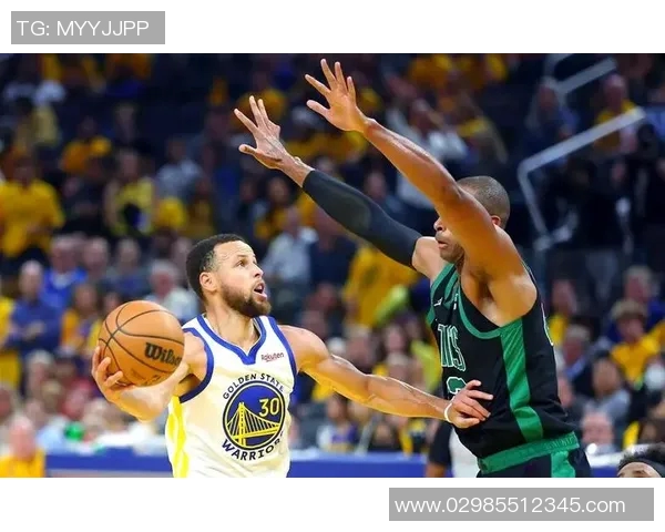 勇士与骑士精彩对决高清图片回顾展现篮球激情与团队精神