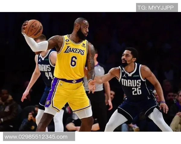 骑士队与湖人激战正酣NBA赛季焦点对决引发球迷热议